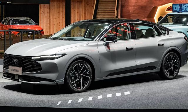 Ford Mondeo 2025 gây chú ý: Canh tranh Camry “lột xác” với màn hình khủng và công nghệ mới