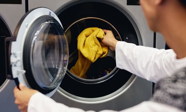 Máy giặt dễ trở thành “ổ” vi khuẩn, nấm mốc chỉ vì thói quen này