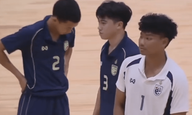 Tuyển Thái Lan thua đau trên sân nhà, ngậm ngùi nhìn Indonesia nâng cúp vô địch Đông Nam Á