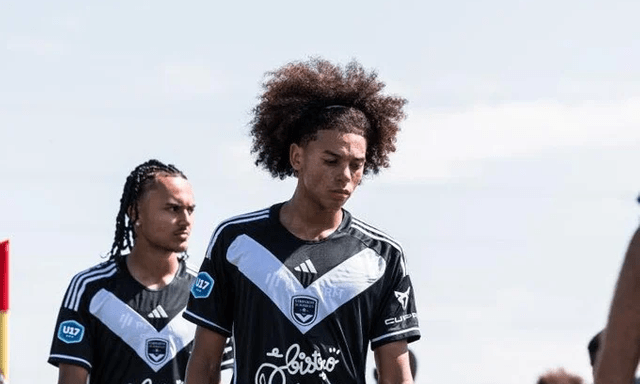 Xuất hiện cầu thủ Việt kiều được đánh giá là “thần đồng 100 năm có 1”, cần nhập tịch gấp cho bóng đá Việt Nam