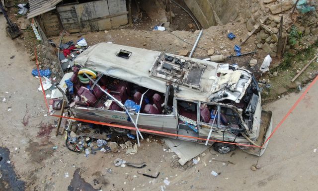 Vụ lật xe đi từ thiện khiến 9 người chết: Cô gái 22 tuổi thoát nạn vì dừng hành trình giữa chừng