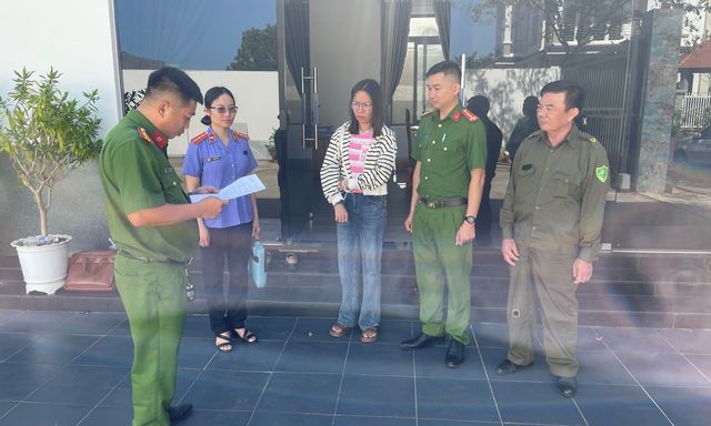 Bắt tạm giam nhân viên Nguyễn Thị Kim Anh sinh năm 1987