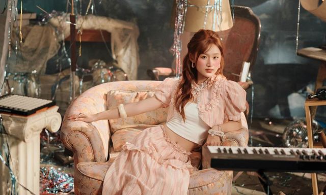 XIRI chính thức trình làng EP “HEY XIRI”, tâm sự về rung động đầu đời của tuổi trẻ