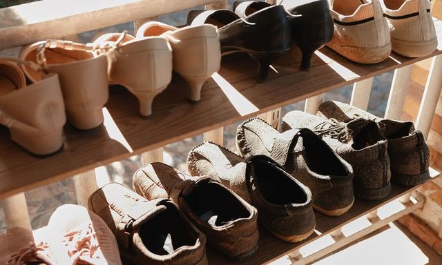 Cất giày chỗ nào chuẩn nhất? Miễn sao không để ở đây là được