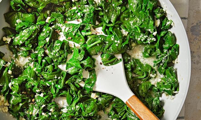 Loại rau nhiều sắt hơn cả thịt bò, được bán đầy chợ Việt: Không phải ai cũng biết để ăn