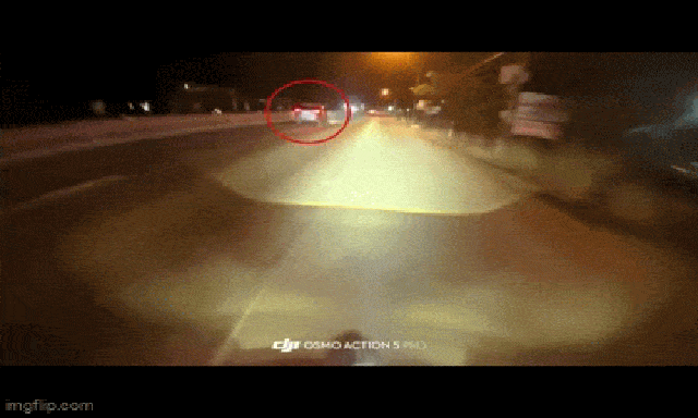 Bị truy đuổi, ô tô quay đầu cán xe máy của lực lượng an ninh cơ sở rồi bỏ chạy