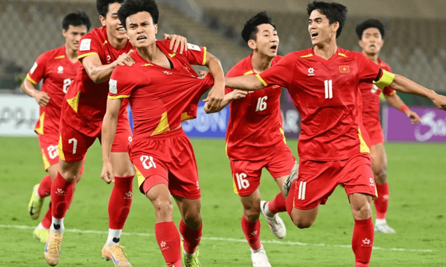 U23 Việt Nam đấu Trung Quốc, chờ mở cửa bước vào trận Chung kết