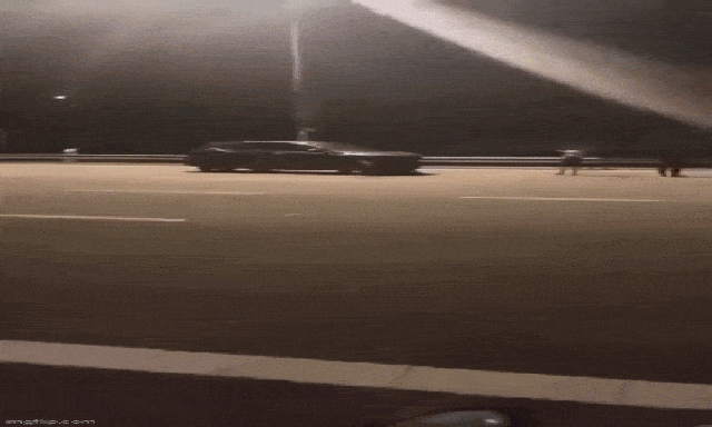 Đang đứng ở lề đường, 3 người gặp nạn thương tâm, video hiện trường khiến ai cũng phải bàng hoàng