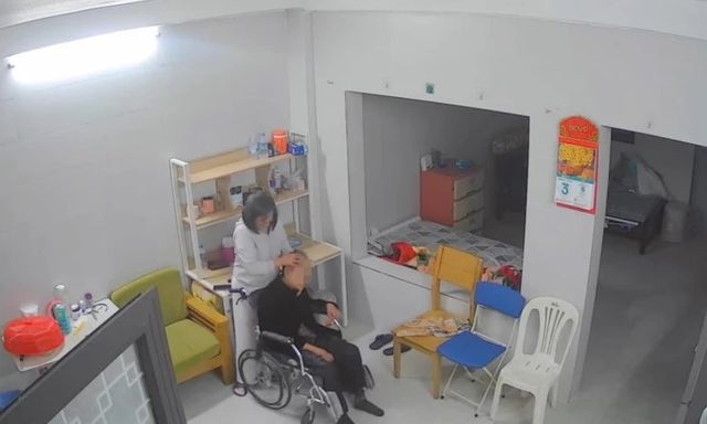 Người giúp việc hành hạ cụ bà 90 tuổi: 