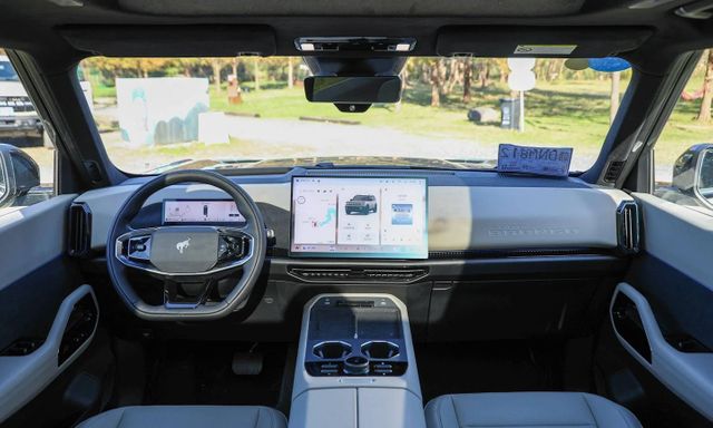 Ford Bronco bất ngờ được đăng ký tại Việt Nam, chuyện gì đang xảy ra?