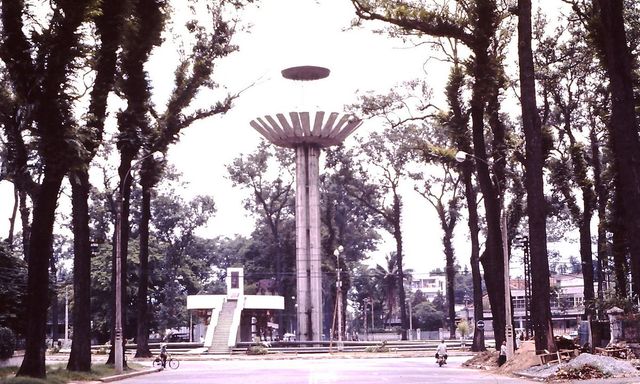 Cảnh tượng ngay lúc này tại công trường gần 60 năm giữa lòng TP.HCM: Nhiều người không tin vào mắt mình