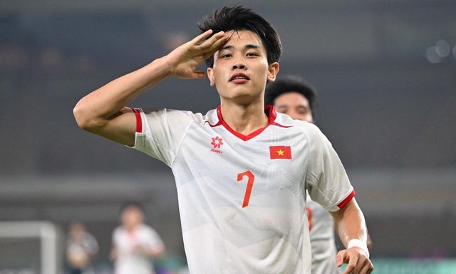 Vượt xa 2 ngôi sao Trung Quốc, Đình Bắc chính thức giành cú đúp giải thưởng tại giải châu Á