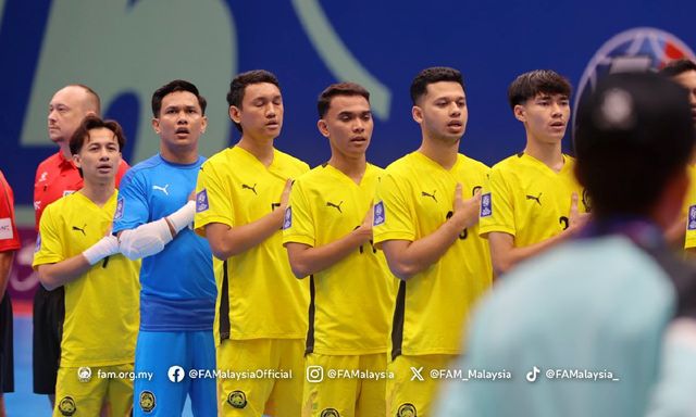 HLV Malaysia cúi đầu xin lỗi vì bị loại theo cách “thảm họa” ở giải châu Á