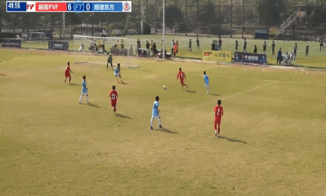 Tấn công áp đảo, đội bóng Việt Nam thắng 11-0 trước đối thủ Trung Quốc