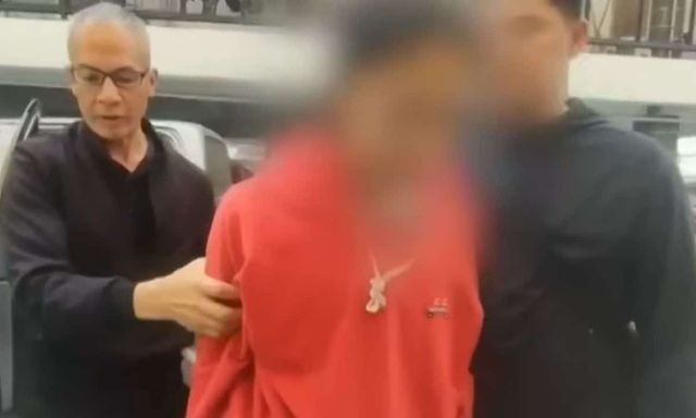 Nghe bố tố mẹ ngoại tình với hàng xóm, con trai cầm súng tìm “kẻ thứ 3” và cái kết ám ảnh