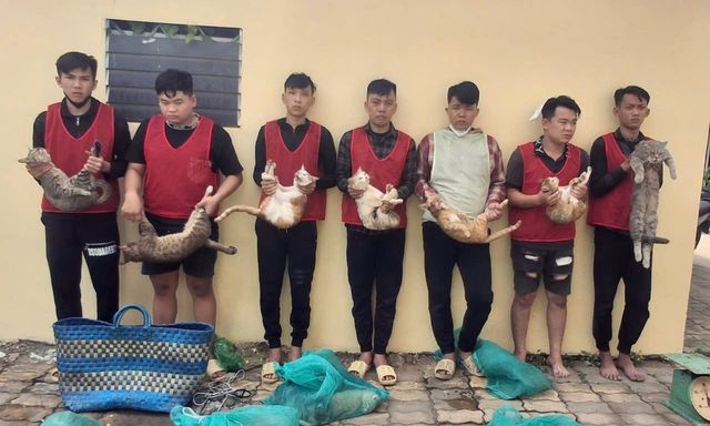 Công an TP.HCM bắt nhiều người sau khi kiểm tra một căn nhà