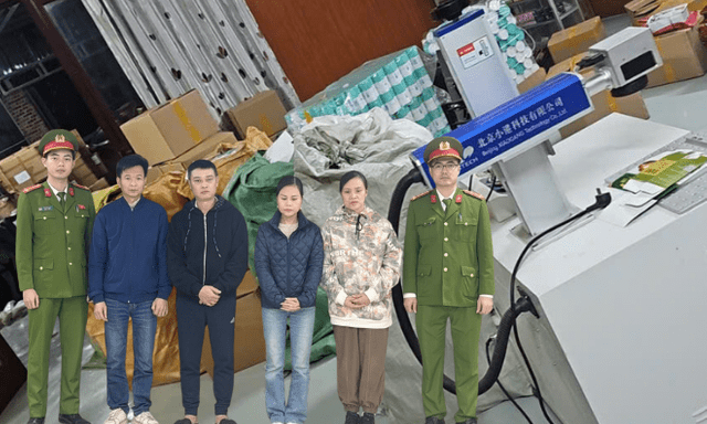 Khám xét khẩn cấp 14 địa điểm ở 4 tỉnh thành trong chuyên án đặc biệt lớn, bắt 3 'ông trùm' và 23 người