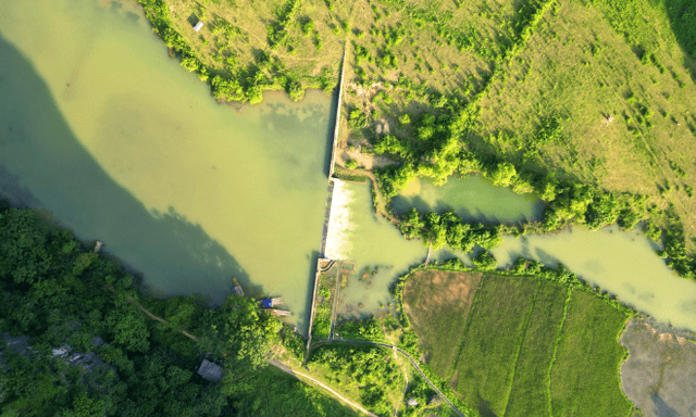 Phát hiện hồ nước cách Hà Nội hơn 100km, cảnh xung quanh hoang sơ, du khách nhận xét: 