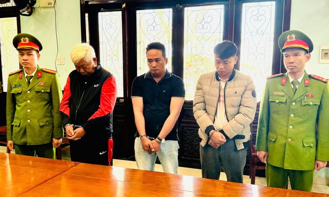 Ra quyết định bắt tạm giam Giám đốc Trần Hải Sinh SN 1960 và thuộc cấp