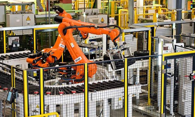 Nga đưa vào vận hành cỗ máy siêu việt: Chỉ cần 12 giây để lắp ráp một bánh xe, độ chính xác bất ngờ