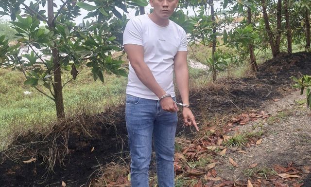 Bắt khẩn cấp, khám xét phòng ngủ của Nguyễn Công Toàn SN 1997