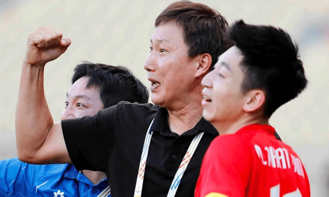 Nhà vô địch AFF Cup lỡ hẹn đấu Malaysia, ngôi sao U23 Việt Nam được thầy Kim chọn thay thế?