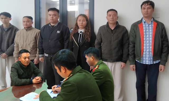 Khám xét khẩn cấp 2 địa điểm của Công ty Hoàng Minh Đường, bắt Giám đốc Hoàng Văn Toàn và 11 người