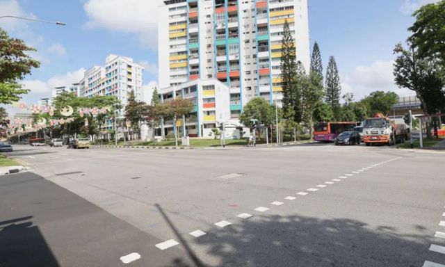  Vừa cưới chưa lâu, người phụ nữ đạp xe đi mua đồ ăn gặp tai nạn xe tải, tử vong