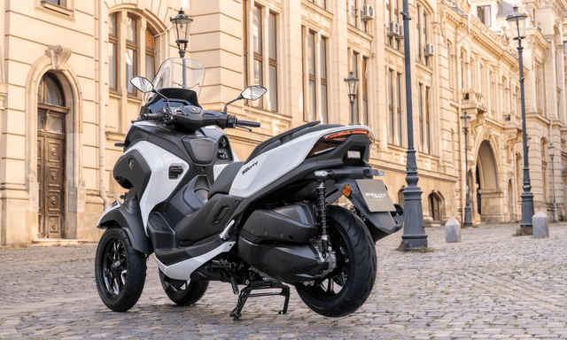 Yamaha ra mắt xe máy trang bị túi khí bảo vệ người lái