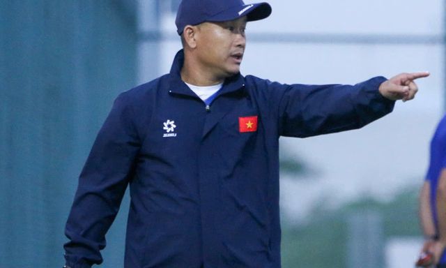 Chủ tịch một đội bóng thay HLV Kim Sang-sik dẫn dắt U23 Việt Nam đấu Trung Quốc, Thái Lan