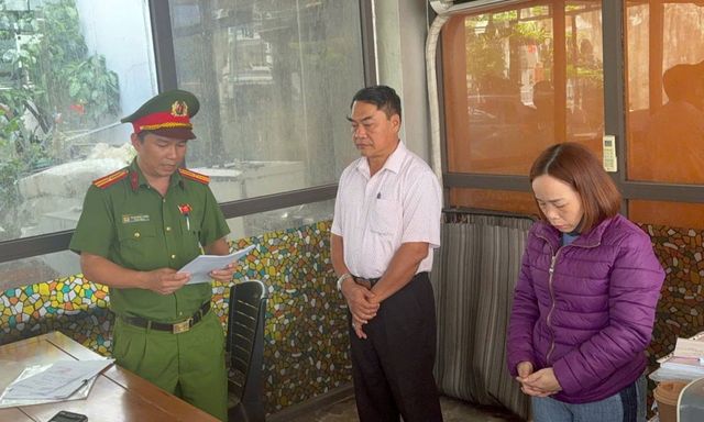 Thi hành lệnh bắt tạm giam Giám đốc Hợp tác xã Vũ Thị Quỳnh Hương 68 tuổi