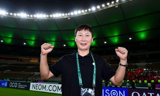 Báo Indonesia trầm trồ với tỉ lệ “thành công 100%” của HLV Kim Sang-sik