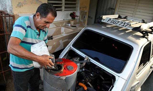Tàu dầu Nga phải quay đầu vì Mỹ, những chiếc xe này ở Cuba vẫn 'nhởn nhơ': Chuyện gì đang xảy ra?