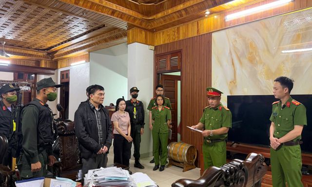 200 CBCS khám xét 28 địa điểm trong chuyên án đặc biệt lớn, bắt khẩn cấp kế toán Nguyễn Thị Điệp SN 1986 