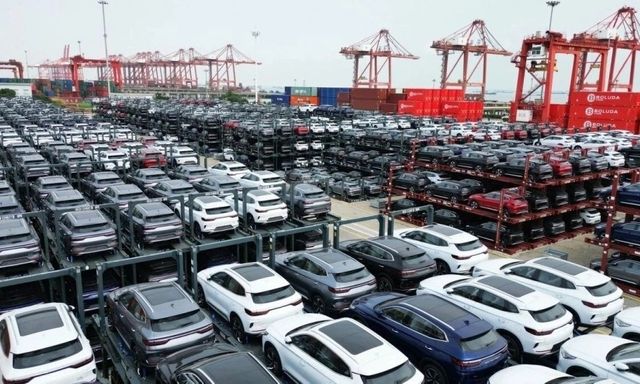 Ô tô giá rẻ Indonesia ồ ạt tràn vào Việt Nam, thị trường biến động ra sao?