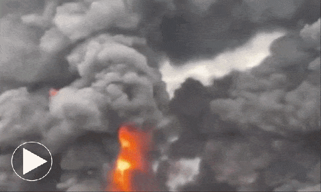 Hiện trường vụ cháy nhà xưởng ở Hưng Yên, cột khói đen cao hàng chục mét