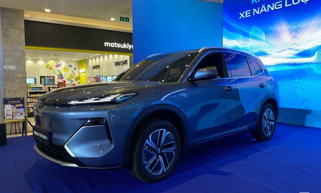 Geely EX5 vừa ra mắt Việt Nam: Trang bị “nhỉnh” hơn CX-5, Tucson, có ADAS và hybrid