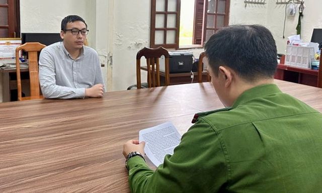 Công an bắt quả tang luật sư tập sự Lê Văn Sơn sinh năm 1993