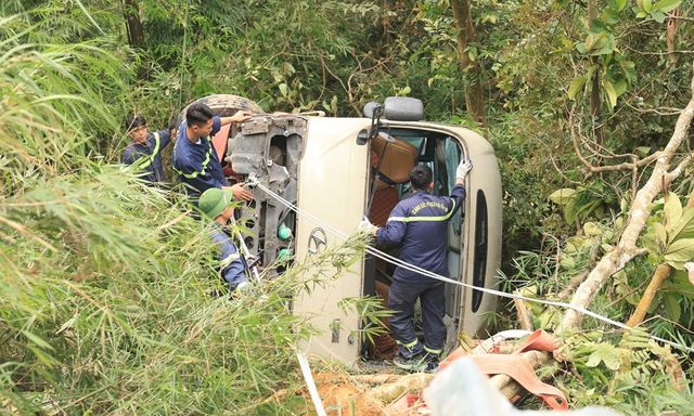 Vụ xe khách chở đoàn nhân viên ngân hàng lao xuống vực ở Tam Đảo: Danh sách các nạn nhân