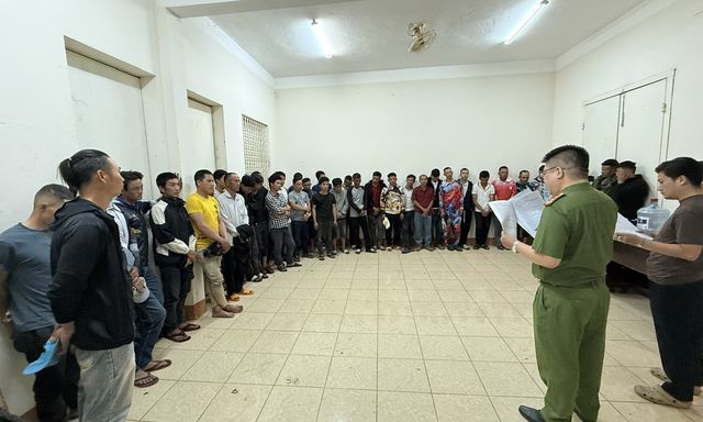 Cảnh sát bất ngờ đột kích hồ câu Lĩnh Đinh, đưa hàng chục