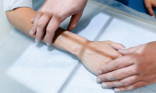 Loại thực phẩm quen thuộc âm thầm “rút ruột” xương, bác sĩ khuyên nên hạn chế ngay