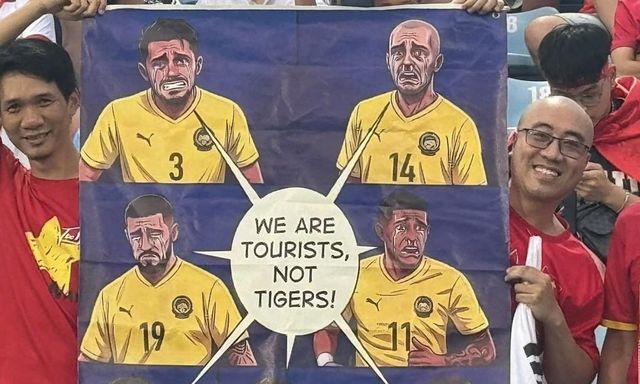 CĐV Việt Nam có hành động đặc biệt để chế nhạo tuyển Malaysia