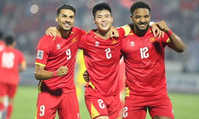 Hoàng Hên: “Đá cùng Xuân Son rất dễ, không cần nói cũng biết cậu ấy sẽ di chuyển thế nào”