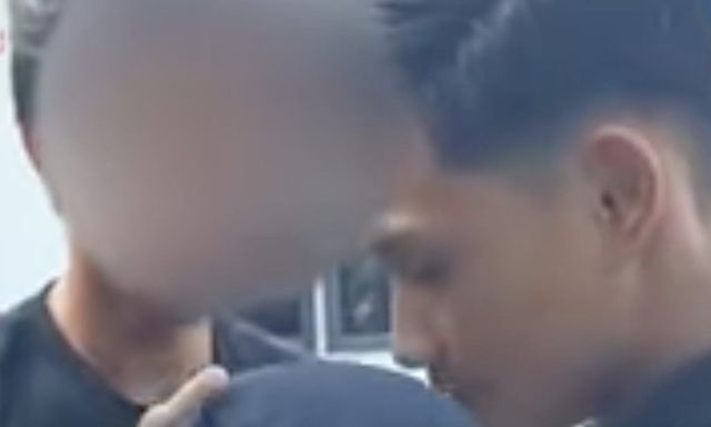 Bắt quả tang vợ ngoại tình với người đàn ông khác trong nhà trọ, chồng có cách xử lý không thể tin nổi