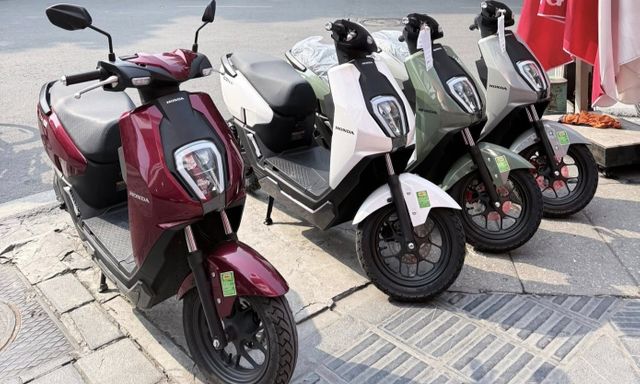 Xe máy điện đầu tiên của Honda tại Việt Nam giảm giá 6 triệu đồng 