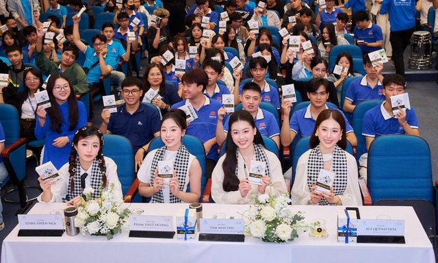  Nhật ký Hành trình Từ Trái Tim: Xây dựng thế hệ trẻ giàu khát vọng lớn và trách nhiệm với đất nước