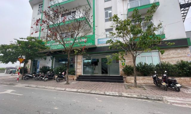 Khởi tố, cấm đi khỏi nơi cư trú với 5 giám đốc, bác sĩ, nhân viên