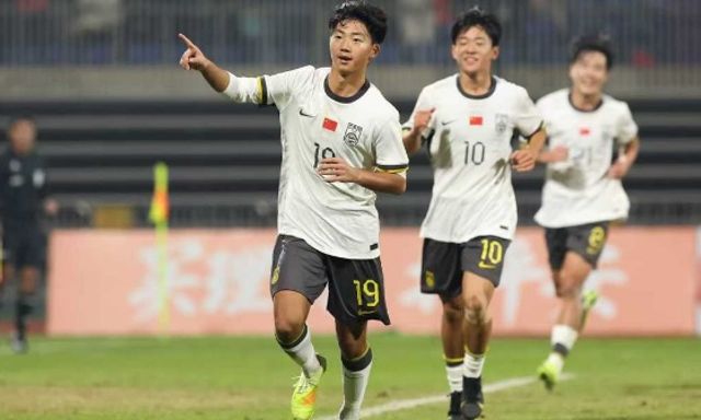 Tuyển Trung Quốc lại để thua đau sau lần gây bất ngờ trước Brazil