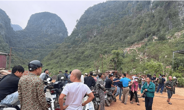 Ông Dương điêu khắc lăng mộ mất tích, hàng trăm người lên núi tìm: Thấy xe máy cách nhà 10km