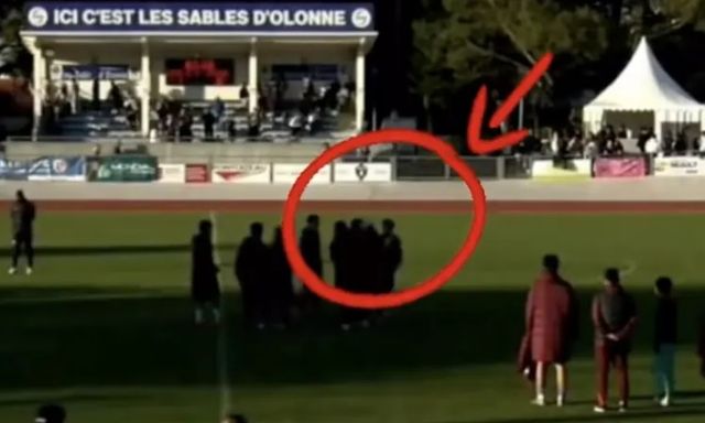 Sốc: HLV Trung Quốc bóp cổ, hành hung học trò ngay sau trận thua 